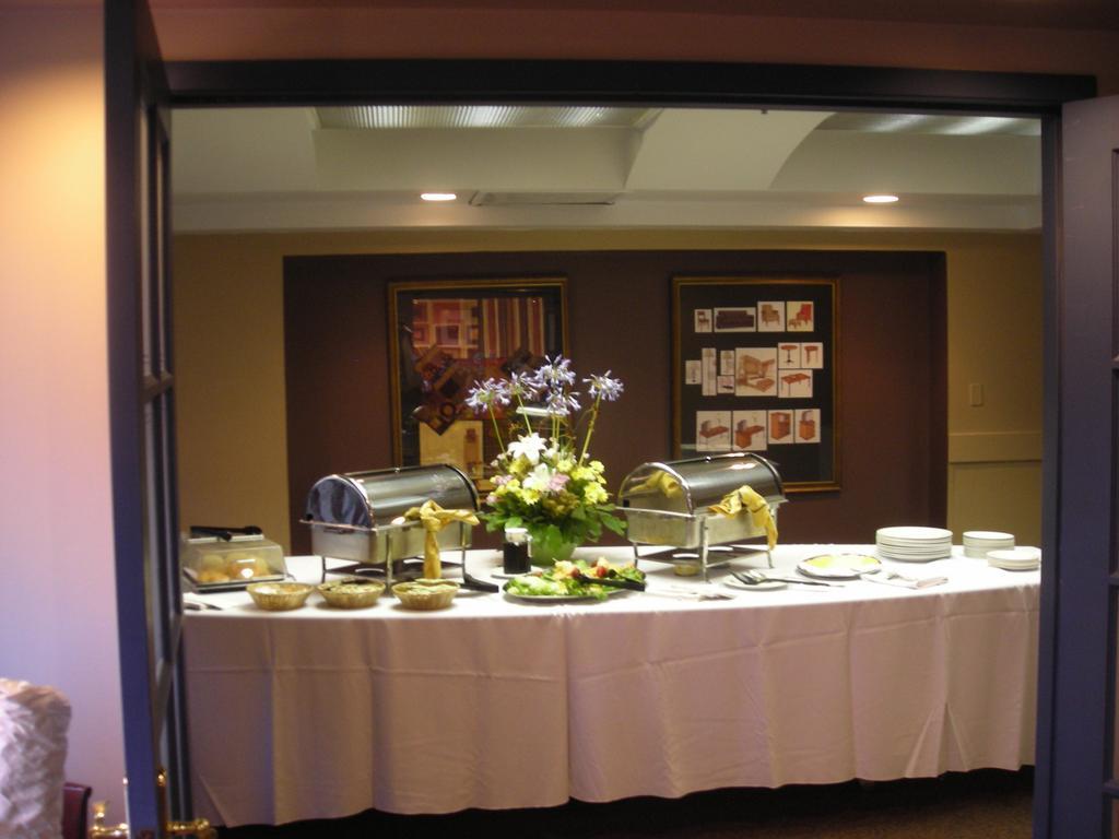 Quality Hotel Downtown-Inn At False Creek バンクーバー 部屋 写真