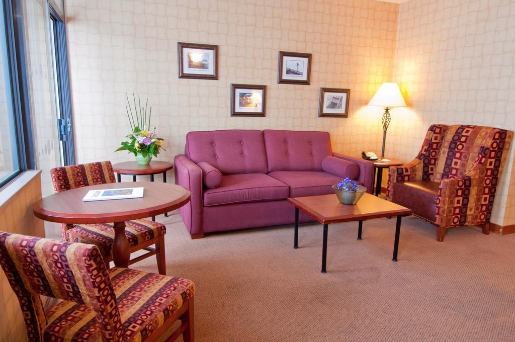 Quality Hotel Downtown-Inn At False Creek バンクーバー 部屋 写真